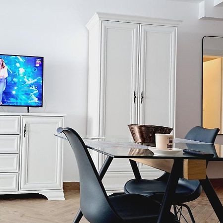 Mamaia Nord Studio La 10 M De Plaja Langa Cluburi Dış mekan fotoğraf