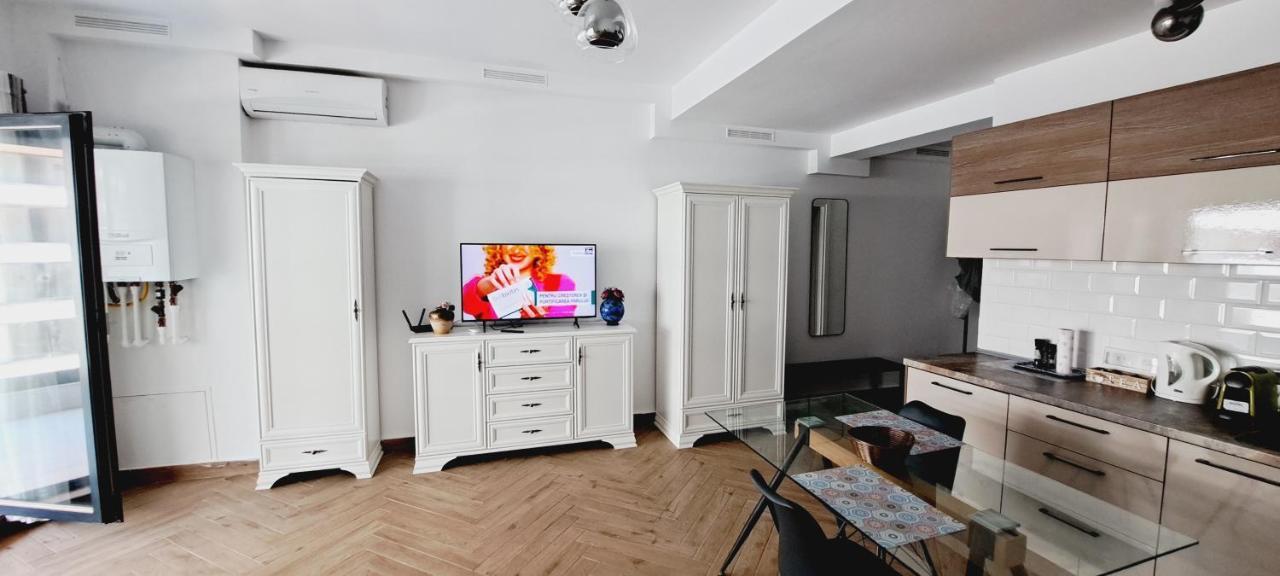 Mamaia Nord Studio La 10 M De Plaja Langa Cluburi Dış mekan fotoğraf